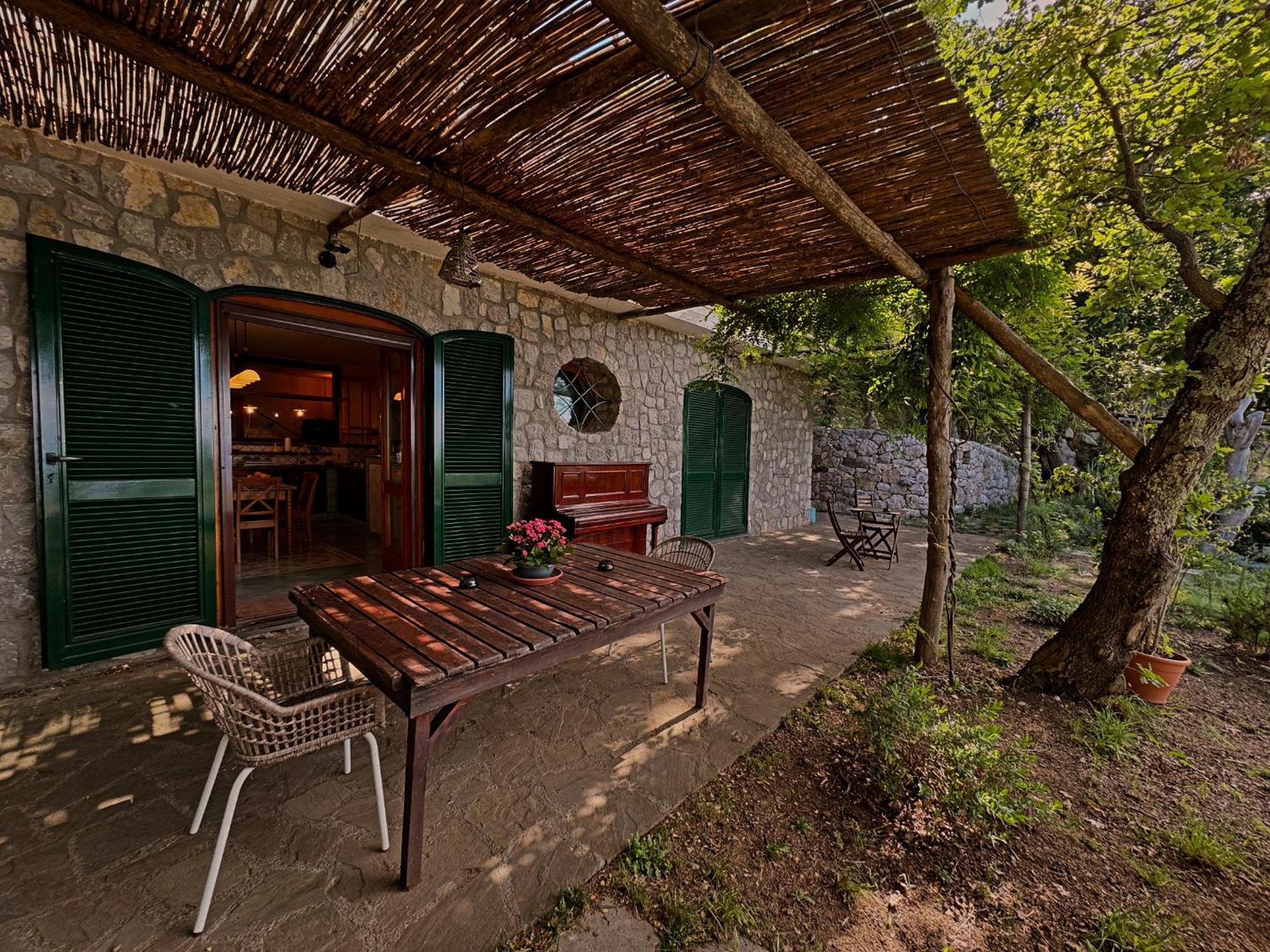 Bed and Breakfast Groove'N'Grove SantʼAgata sui Due Golfi Zewnętrze zdjęcie